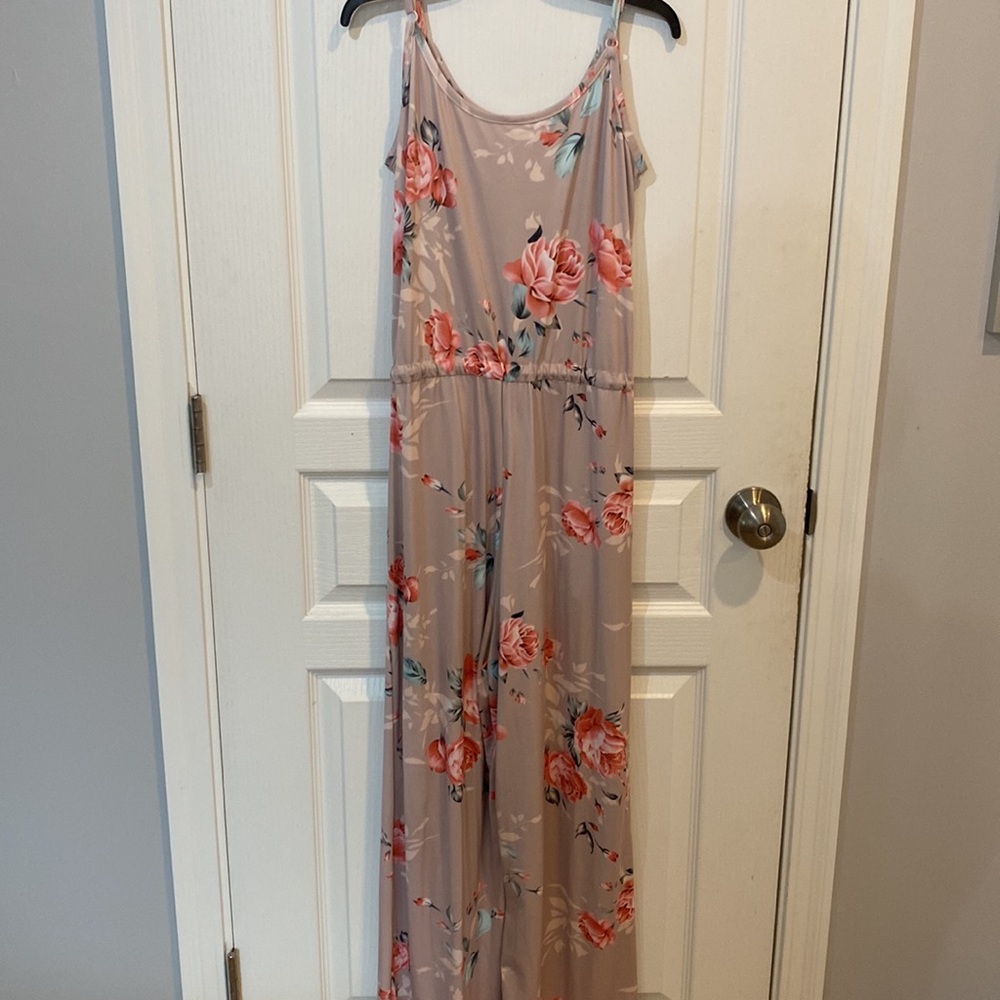 Beautiful Jumper! Ties at waist -wide leg. - Picture 6 of 6